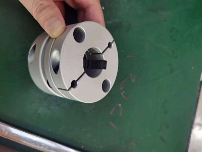     (42903.00002) J MJ-b68-22/25T 12907510